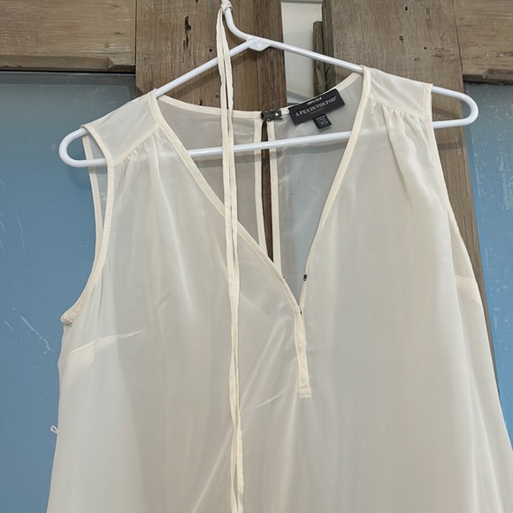 A Pea in the Pod silk off white maternity blouse - Picture 2 of 2